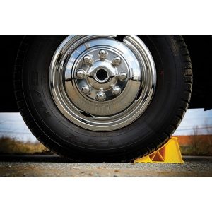 Клин за автомобилни гуми